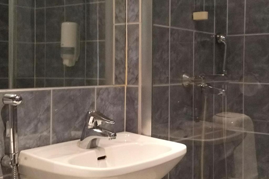 Finlandia Hotel Isovalkeinen Kuopio Oda fotoğraf